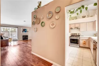 Photo #4: 2216506 Listing