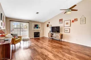 Photo #5: 2216506 Listing