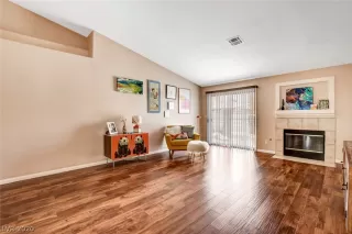 Photo #6: 2216506 Listing