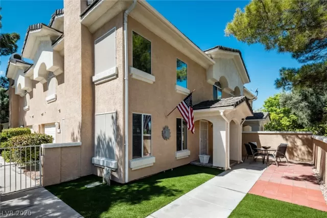 MLS: 2216542 Condo For Sale