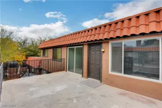 Photo #2: 2216590 Listing