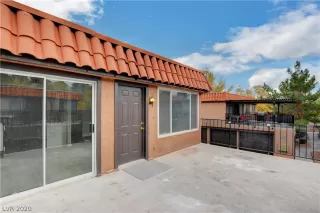 Photo #4: 2216590 Listing