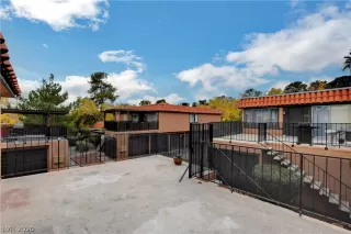 Photo #5: 2216590 Listing