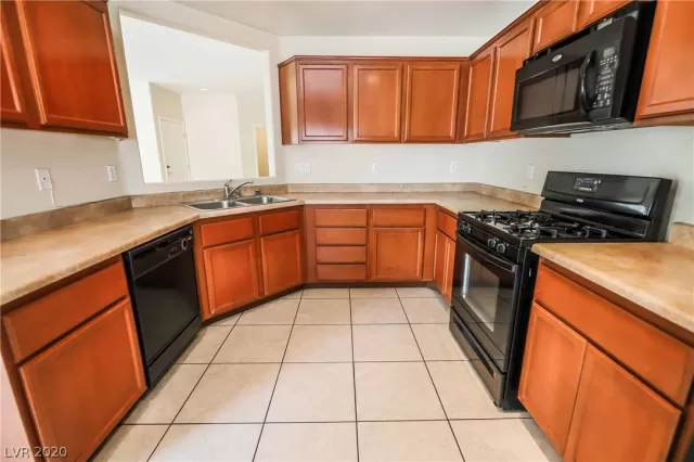 MLS: 2216664 Condo For Sale