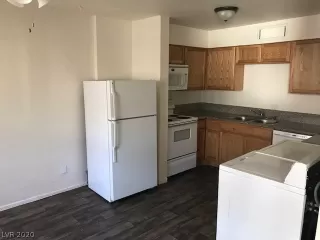 Photo #2: 2216680 Listing