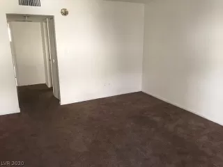 Photo #3: 2216680 Listing