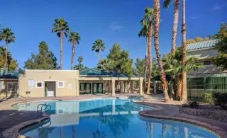 Photo #3: 2216706 Listing