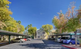 Photo #4: 2216706 Listing