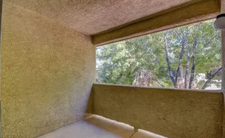 Photo #5: 2216706 Listing