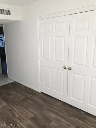 Photo #4: 2216707 Listing