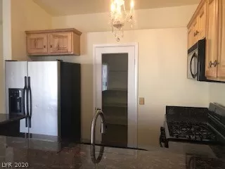 Photo #5: 2216709 Listing 