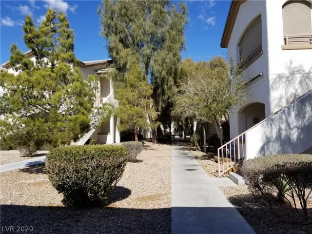 MLS: 2216721 Condo For Sale