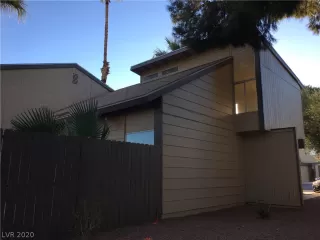 Photo #2: 2216722 Listing