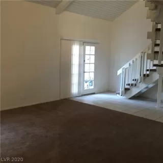 Photo #5: 2216722 Listing