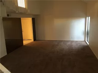 Photo #6: 2216722 Listing