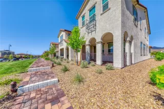 Photo #2: 2216748 Listing 