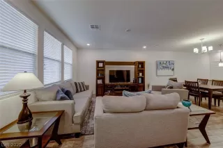 Photo #4: 2216748 Listing 