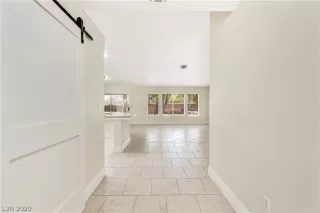 Photo #4: 2216765 Listing