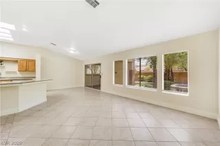 Photo #6: 2216765 Listing