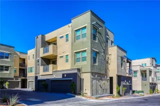 Photo #1: 2216772 Listing