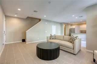 Photo #6: 2216772 Listing