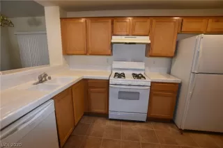 Photo #3: 2216801 Listing