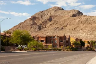 Photo #1: 2216821 Listing