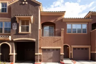 Photo #3: 2216821 Listing