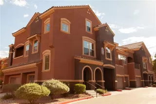 Photo #5: 2216821 Listing