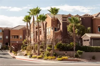 Photo #6: 2216821 Listing