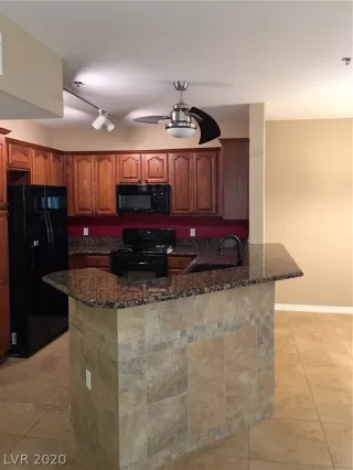 Photo #1: 2216828 Listing 