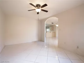 Photo #4: 2216842 Listing