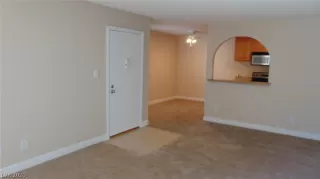 Photo #3: 2216846 Listing