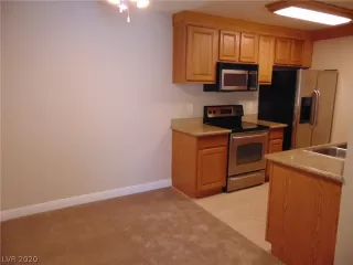 Photo #6: 2216846 Listing