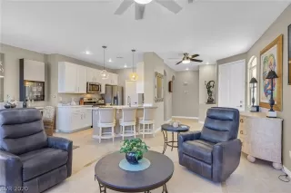 Photo #6: 2216853 Listing 