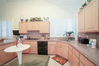 Photo #3: 2216876 Listing