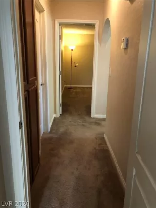 Photo #6: 2216904 Listing