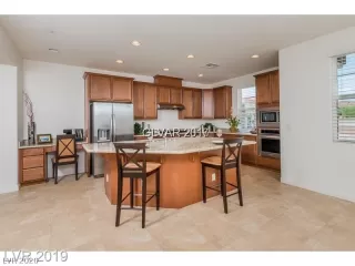 Photo #4: 2216919 Listing 