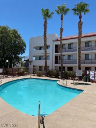 Photo #6: 2216938 Listing