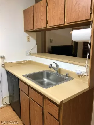 Photo #4: 2217071 Listing