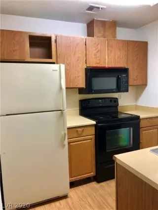 Photo #5: 2217071 Listing