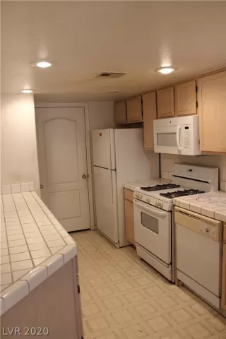 Photo #3: 2217135 Listing 