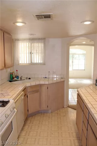 Photo #5: 2217135 Listing 