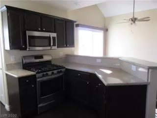 Photo #5: 2217199 Listing 