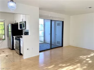 Photo #2: 2217218 Listing