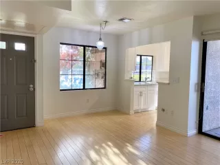 Photo #3: 2217218 Listing