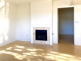 Photo #5: 2217218 Listing