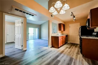 Photo #5: 2217249 Listing