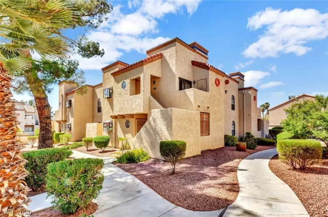 MLS: 2217250 Condo For Sale