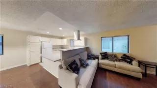 Photo #3: 2217252 Listing